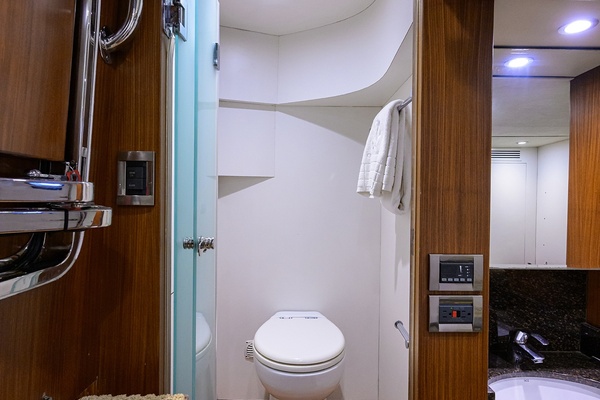 ESCAPE 72ft Ocean Alexander Yacht For Sale