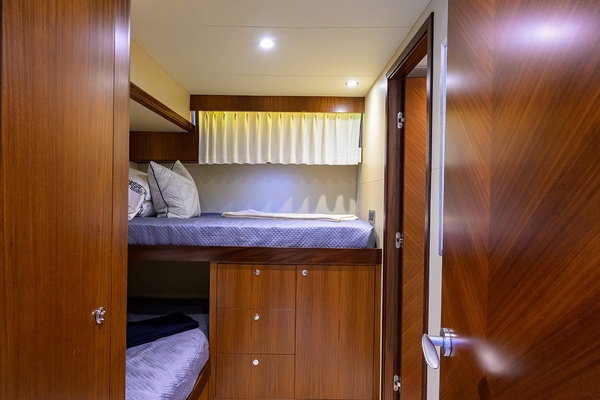 ESCAPE 72ft Ocean Alexander Yacht For Sale