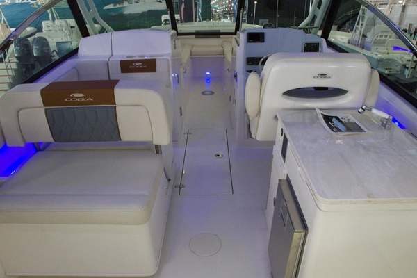 28ft Cobia Yacht For Sale