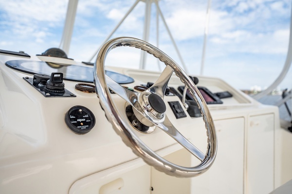 2000 Ocean Yachts 43