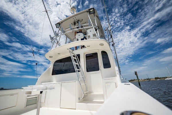 2000 Ocean Yachts 43