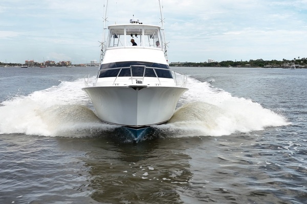 2000 Ocean Yachts 43