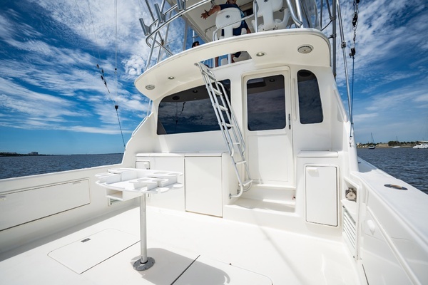 2000 Ocean Yachts 43