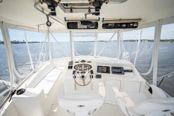 2000 Ocean Yachts 43