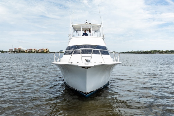 2000 Ocean Yachts 43