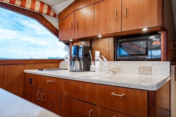 2000 Ocean Yachts 43