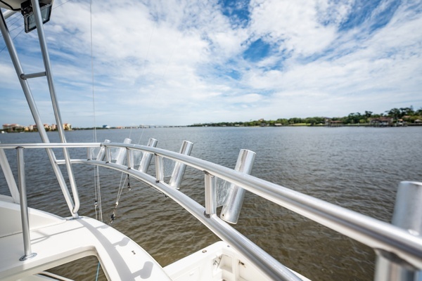 2000 Ocean Yachts 43