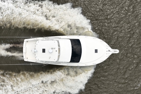 2000 Ocean Yachts 43