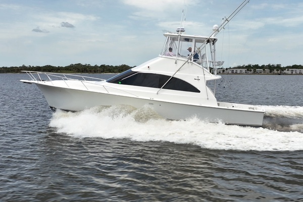 2000 Ocean Yachts 43