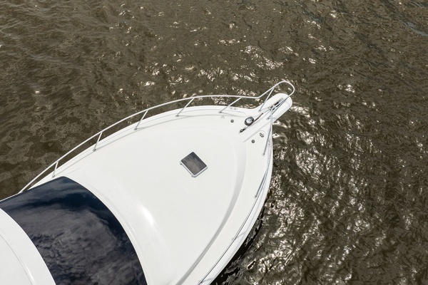 2000 Ocean Yachts 43