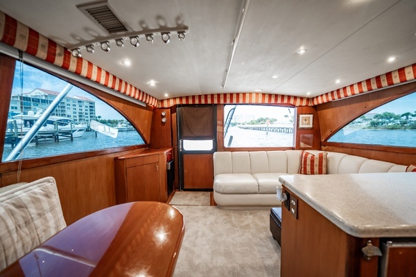 2000 Ocean Yachts 43