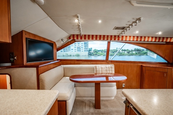 2000 Ocean Yachts 43