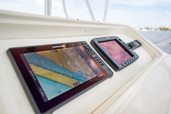 2000 Ocean Yachts 43