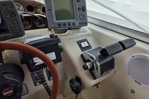 NAN SEA 33ft Rinker Yacht For Sale
