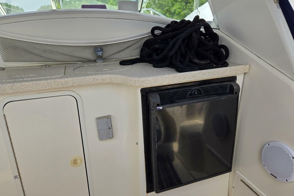 NAN SEA 33ft Rinker Yacht For Sale