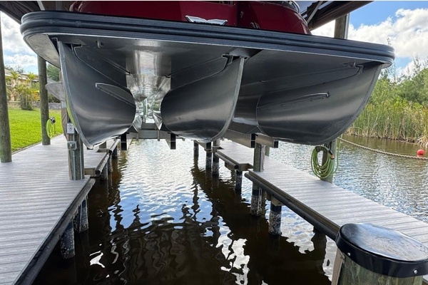 27ft Bennington Yacht For Sale