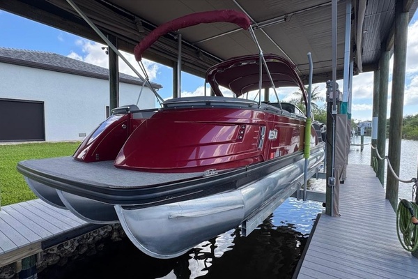 27ft Bennington Yacht For Sale