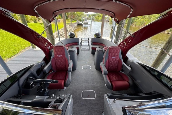 27ft Bennington Yacht For Sale