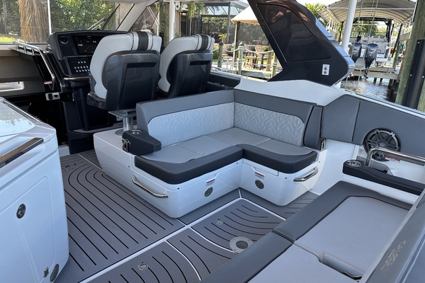 32ft Galeon Yacht For Sale