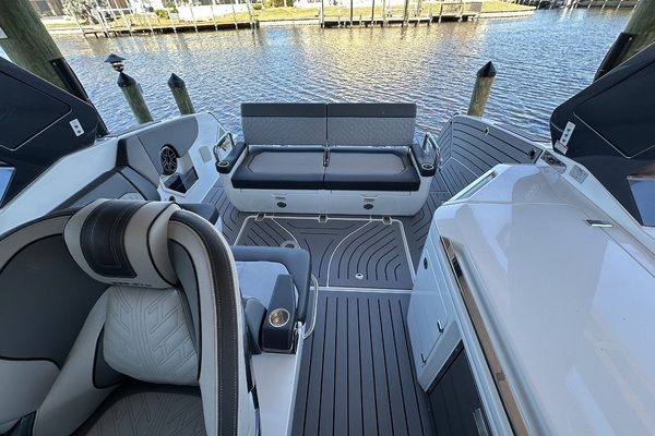 32ft Galeon Yacht For Sale