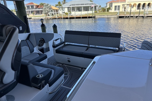 32ft Galeon Yacht For Sale