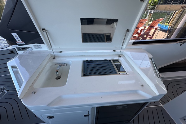 32ft Galeon Yacht For Sale