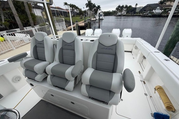 2019 Invincible 40