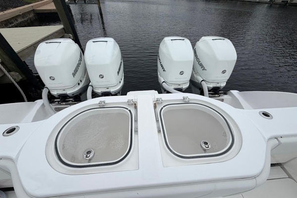 2019 Invincible 40