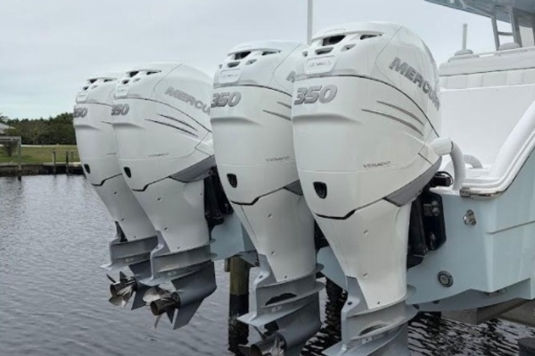 2019 Invincible 40