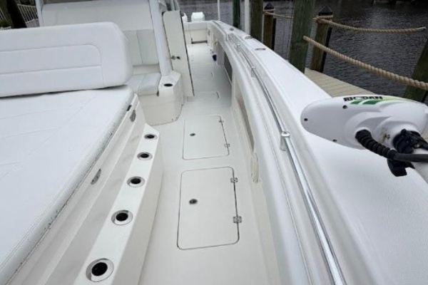 2019 Invincible 40