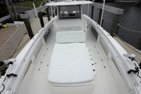 2019 Invincible 40