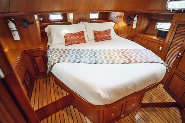 FREE RANGE 54ft Hylas Yacht For Sale