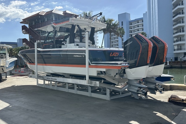 Lazy Girl 38ft Formula Yacht For Sale