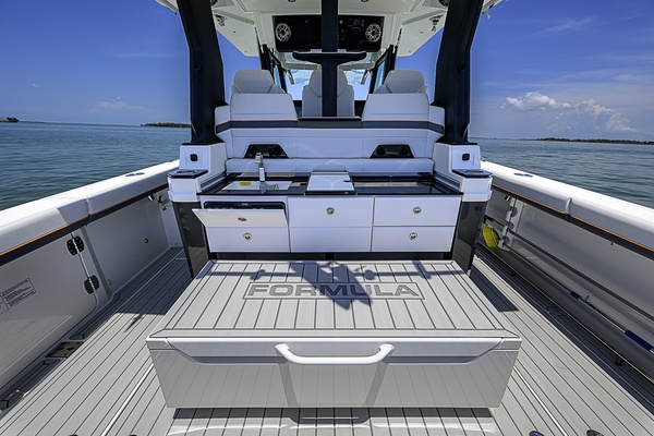 Lazy Girl 38ft Formula Yacht For Sale