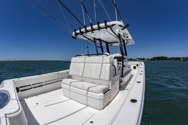 33ft Invincible Yacht For Sale