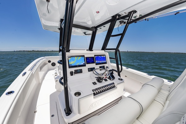 33ft Invincible Yacht For Sale