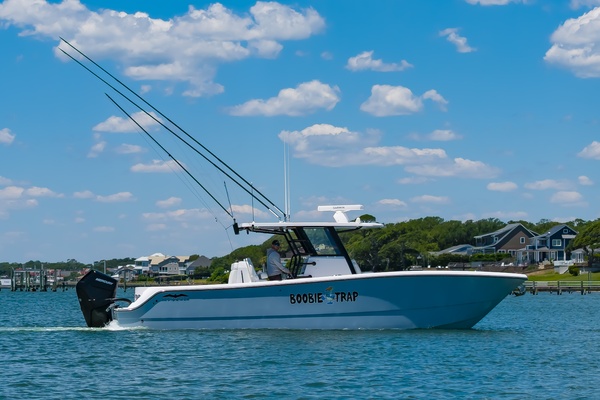 33ft Invincible Yacht For Sale