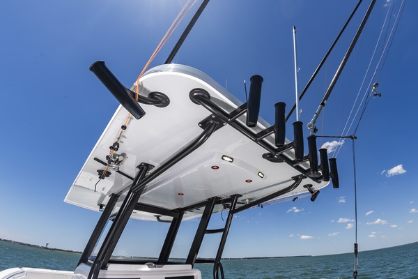 33ft Invincible Yacht For Sale