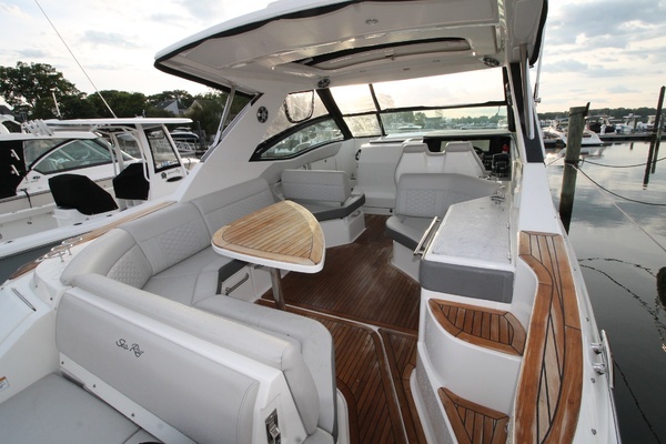 2023 Sea Ray 32
