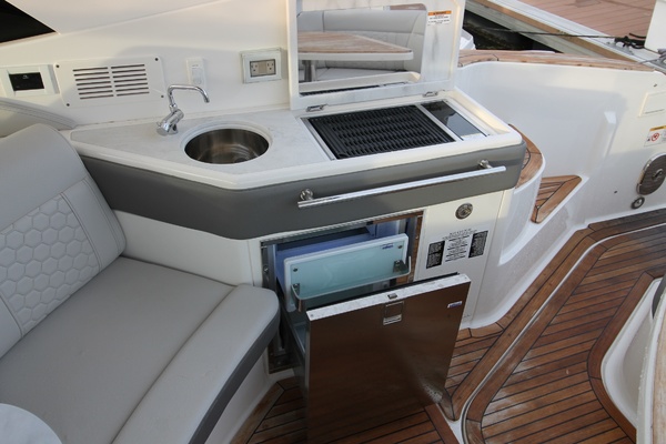 32ft Sea Ray Yacht For Sale