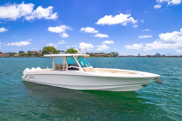 38-ft-Boston Whaler-2020-380 Outrage- North Miami Beach Florida United States  yacht for sale