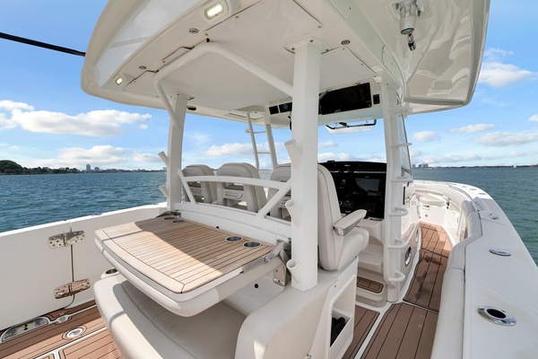 38ft Boston Whaler Yacht For Sale