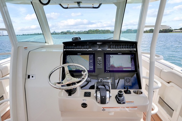 38ft Boston Whaler Yacht For Sale