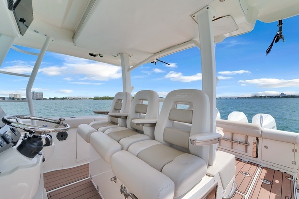 2020 Boston Whaler 38
