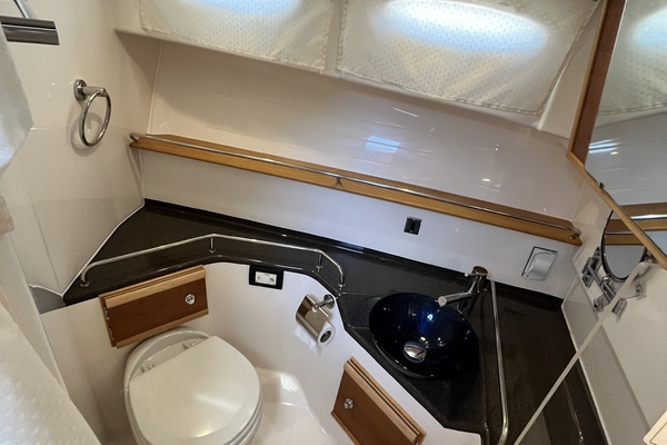 32ft Cutwater Yacht For Sale