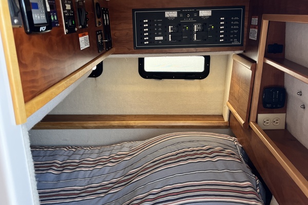 32ft Cutwater Yacht For Sale