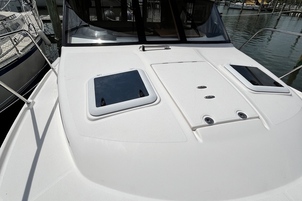 32ft Cutwater Yacht For Sale