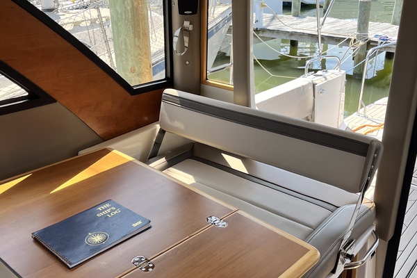 32ft Cutwater Yacht For Sale