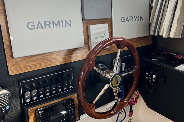 32ft Cutwater Yacht For Sale