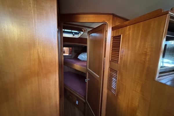 Adagio 37ft President Yacht For Sale